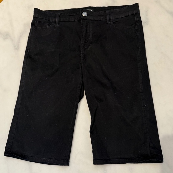 Buffalo David Bitton Women’s Long Shorts, Size 10 X 14” inseam, Black - Picture 1 of 4